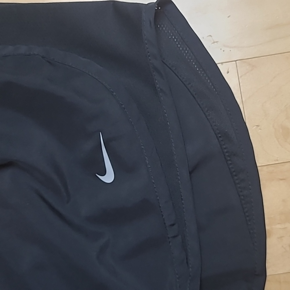 Nike Dri Fit Lined Running Shorts size M with drawstring - Picture 2 of 5